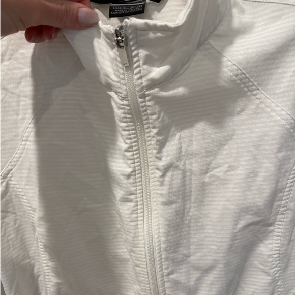 Nike Sphere Windbreaker - Picture 3 of 5